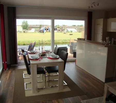 Vislust Modernes Holzhaus Am Ijsselmeer Mit Eigenen Steg Wervershoof