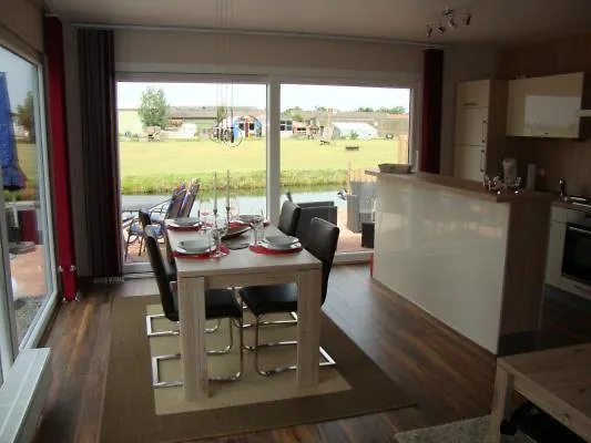 Vislust Modernes Holzhaus Am Ijsselmeer Mit Eigenen Steg Wervershoof